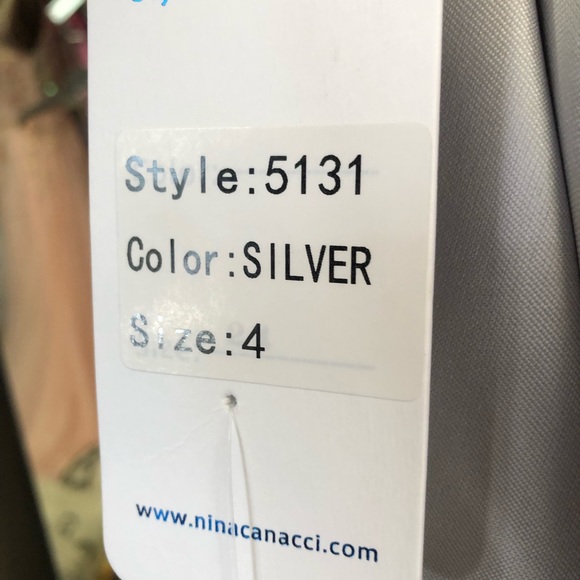Wow $140 Long Silver Formal gown size 4 by Nina Canacci very pretty in person - Picture 8 of 13